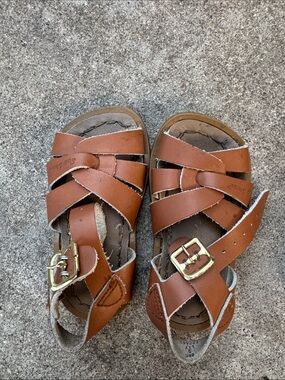 Toddler salt waters Tan Leather Buckle Sandals with Cushioned Footbed